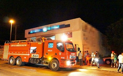Principio de incêndio em Centro Automotivo é apagado por populares