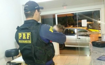 Eletricista usa filha de 7 meses para despistar a polícia e passar com 35 kg de maconha 