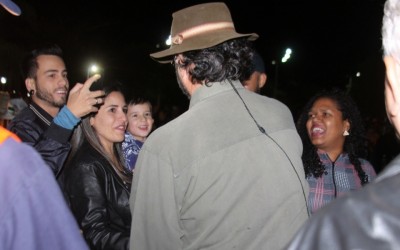 Multidão prestigia Almir Sater em Três Lagoas