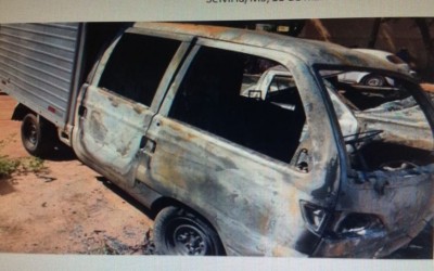 Com ciúmes do ex, mulher põe fogo em 7 carros em Selvíria