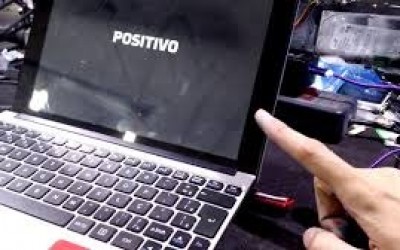 Polícia recupera notebook Positivo furtado e procura por seu dono 