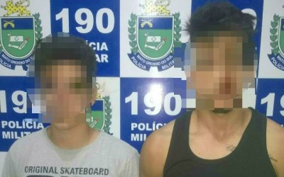 Após flagrante, supostos usuários são detidos e levados para a Delegacia