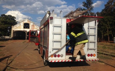 Incêndio acontece em vagão abandonado e objetos de moradores de rua ficam queimados