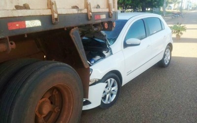 Após deixarem festa, jovens sofrem acidente em movimentada avenida de Três Lagoas 