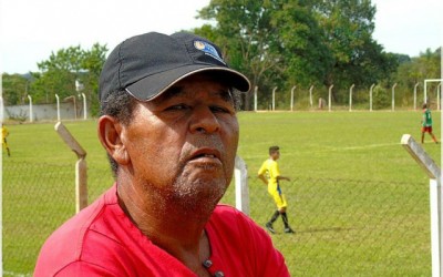 Vizinhos tentam encontrar família de idoso internado no Auxiliadora