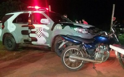 Moto furtada é encontrada na frente de casa de show no bairro Jardim Alvorada 