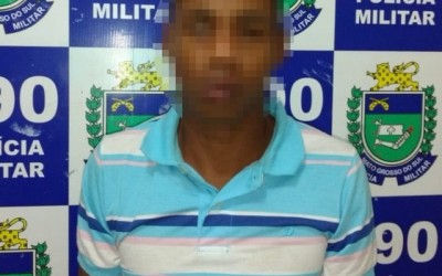 Homem tenta furtar Vodka de R$120,00 e é preso pela PM