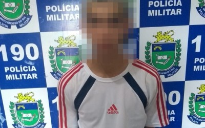 Polícia Militar prende jovem enquanto ele preparava porções de maconha para venda