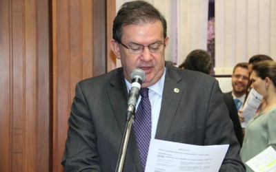 Projeto de Eduardo Rocha prevê distribuição de repelente às grávidas carentes