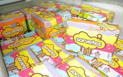 Bandido rouba caixas de picolé e dinheiro de sorveteria em Três Lagoas