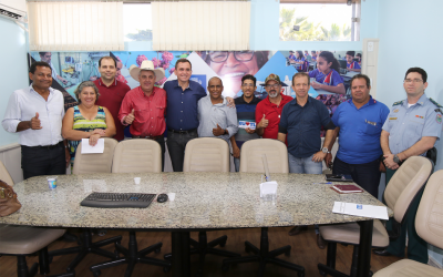 Prefeito de Três Lagoas recebe taxista para tratar sobre aplicativos de transporte de passageiros