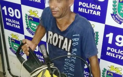 Usuário de drogas é flagrado com máquina de pressão que possivelmente foi furtada