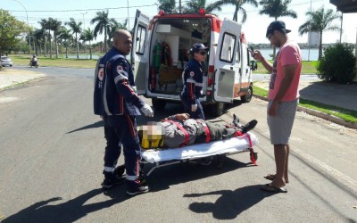 Na contramão, jovem provoca acidente no bairro Interlagos