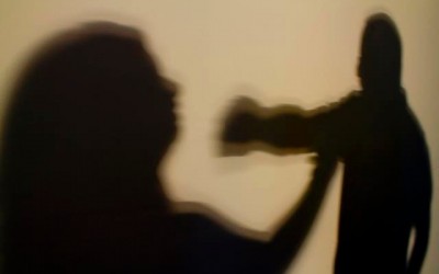 Mulher é agredida por cunhado após expulsá-lo de casa