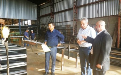 Vereadores inspecionam fábrica que solicita terreno em Três Lagoas