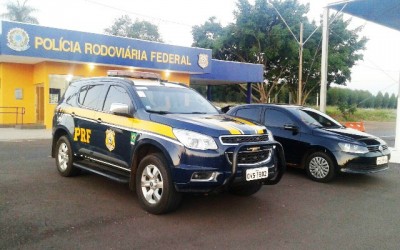 P.R.F. apreende veículo dublê e prende o condutor em Três Lagoas