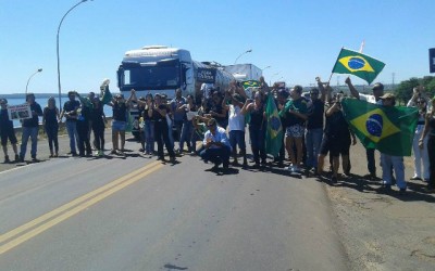 Manifestação popular pró-impeachment na BR-262 – Acompanhe os últimos acontecimentos