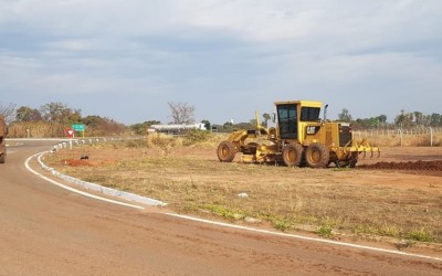 Desvio de trânsito é feito para que Portal seja instalado no acesso a Três Lagoas
