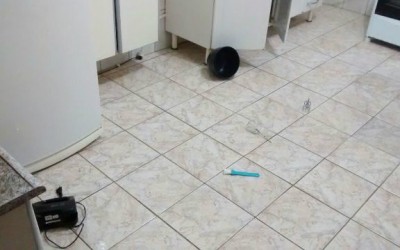 Mulher se depara com assaltante dentro de casa no bairro São Jorge