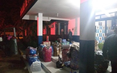 Van com contrabando de mercadorias, simulacros e medicamentos é apreendida em Três Lagoas