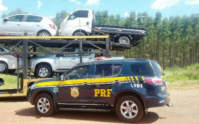 Veículo transportado em cegonha é apreendido pela PRF 