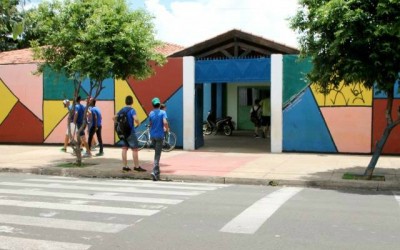 Educadores de Três Lagoas aderem à movimentação nacional e alunos do município ficam sem aula