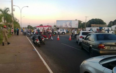 Motociclista se fere ao atropelar idoso na Rosário Congro