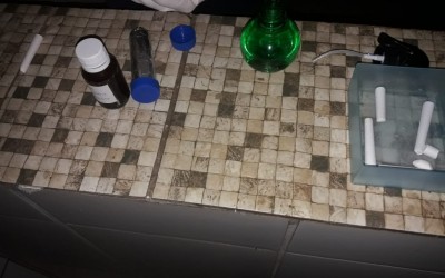 Perícia acredita que Nelson tenha sido morto na sala e arrastado para o quintal