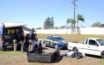 Carro com drogas que seguia para Três Lagoas é interceptado pela PRF perto do autódromo 