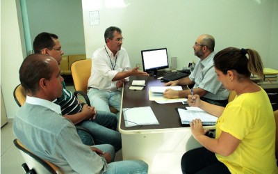 Presidente da Comissão Temporária ouve gerente regional da Sanesul 