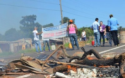 Trecho da BR-262 em Campo Grande é liberado por sem-terra