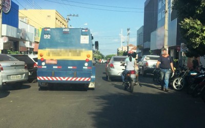 Carros-fortes atrapalham o trânsito, mas têm amparo legal