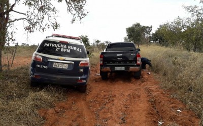 Caminhonete clonada é apreendida pela Polícia Militar após ser abandonada