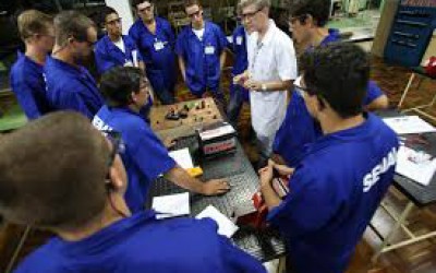 Senai abre prazo para indústrias reservarem vagas em 7 cursos de aprendizagem