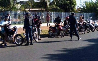 Veículo ViaPK do DETRAN é usado em blitz na cidade de Três Lagoas