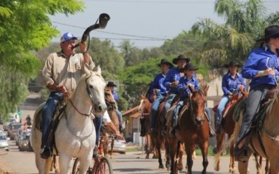 Deputado Eduardo Rocha participa de Cavalgada em Bonito
