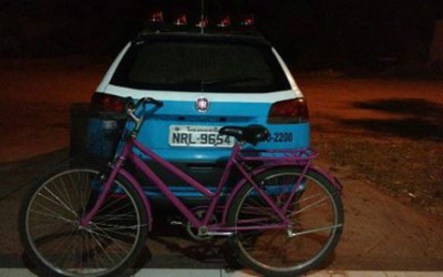 Rádio Patrulha recupera bike furtada e prende receptadora 