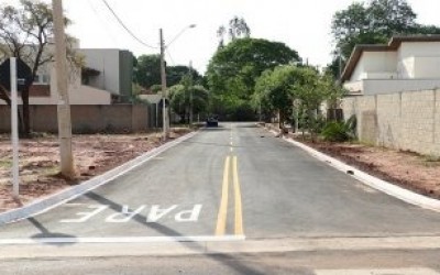 Ruas do Bairro Santa Rita recebem obras de asfalto e drenagem