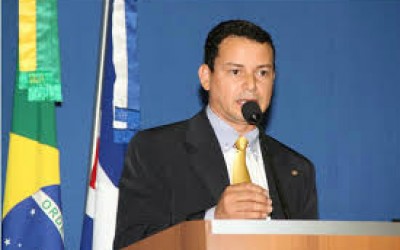 Vereador concede títulos de cidadãos e moções de congratulação