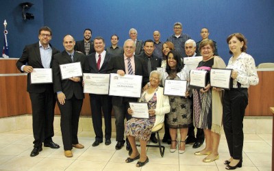Nilo Candido promove solenidade de outorga títulos de cidadão e moções de congratulação