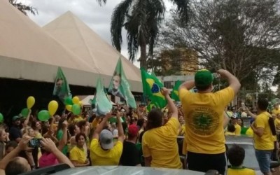 Manifestações a favor e contra Bolsonaro levam moradores as ruas em Três Lagoas 