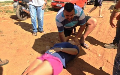 Mesmo de folga, socorrista do SAMU atende vítima de acidente de trânsito