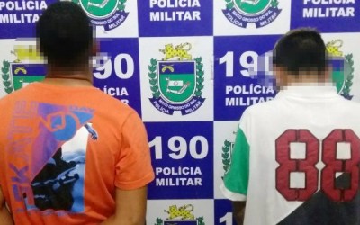 Mulher é flagrada com droga na calcinha e suspeito de tráfico acaba preso