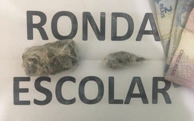Ronda Escolar prende suspeito de vender maconha nas proximidades de colégio
