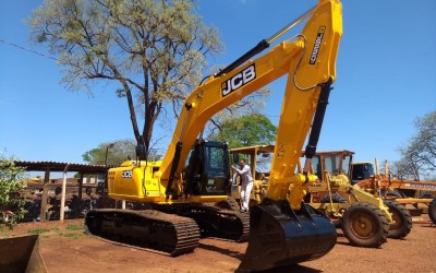 Prefeitura adquire maquinário para limpeza, manutenção e pavimentação