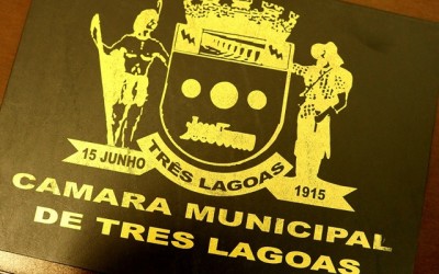 Câmara entrega títulos em homenagens a personalidades