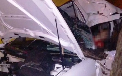 Jovem em Golf tem morte instantânea ao bater em árvore 