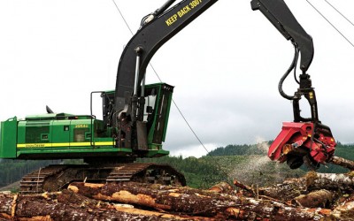 Empresa de celulose realiza leilão de escavadeiras e máquinas pesadas 