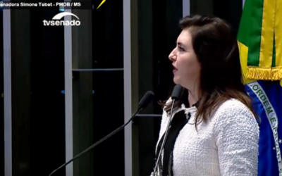 Após voto de sim no impeachment, senadora Simone Tebet faz prece no plenário