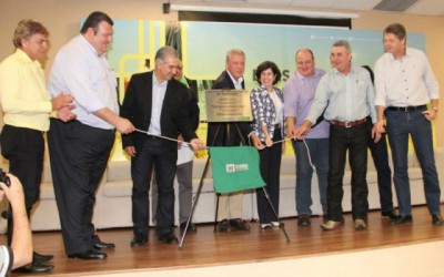 Reinaldo destaca parceria público-privada em inauguração de ramal de gás